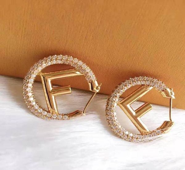 european and american luxury custom designer earrings s925 silver needle autumn and winter new full diamond letters4089771, Golden
european and american luxury custom designer earrings s925 silver needle autumn and winter new full diamond letters4089771, Golden