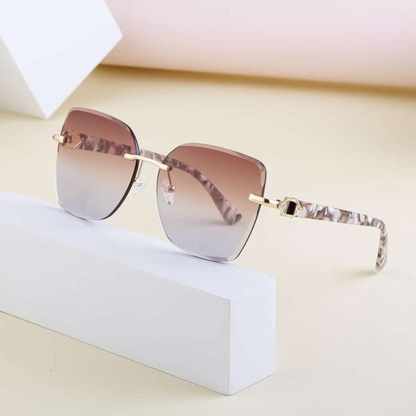 fashion big square sunglasses for women frameless trimmed wholesale, White;black
fashion big square sunglasses for women frameless trimmed wholesale, White;black