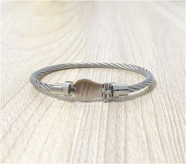 100% pure stainless steel bracelet cable bangle cuff for women jewelry wholesale silver color with box4090315, Golden;silver
100% pure stainless steel bracelet cable bangle cuff for women jewelry wholesale silver color with box4090315, Golden;silver