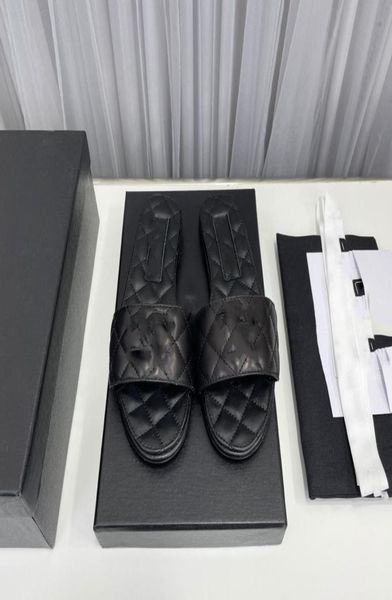 2023 slippers letter jelly summer slippers luxury designer outdoor sandals pool slide beach abrasion summer ladies sandals plus si6688858, Black
2023 slippers letter jelly summer slippers luxury designer outdoor sandals pool slide beach abrasion summer ladies sandals plus si6688858, Black