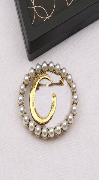gold plated classic letters brooches retro brand luxury desinger brooch women pearl rhinestone pin fashion jewelry clothing access8207470, Gray
gold plated classic letters brooches retro brand luxury desinger brooch women pearl rhinestone pin fashion jewelry clothing access8207470, Gray