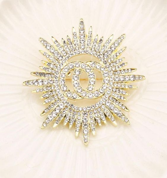 luxury designer brand letter pins brooches sweet women gold silver crysatl pearl rhinestone cape buckle brooch suit pin womens wed9102010, Gray
luxury designer brand letter pins brooches sweet women gold silver crysatl pearl rhinestone cape buckle brooch suit pin womens wed9102010, Gray