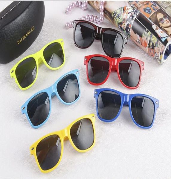 10pcs style sunglasses new beach sun glasses classic womens sun glasses mens glasses mixed color vintage s4734231, White;black
10pcs style sunglasses new beach sun glasses classic womens sun glasses mens glasses mixed color vintage s4734231, White;black