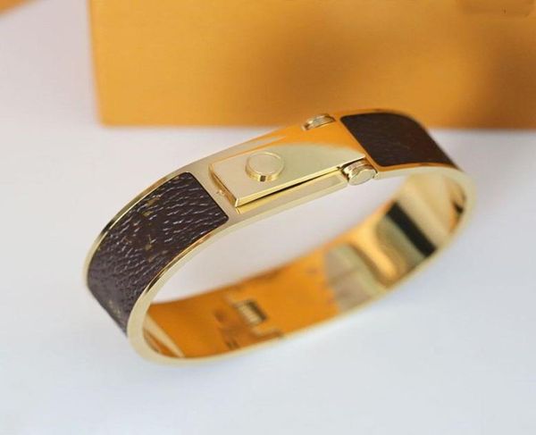 luxury designer jewelry women leather bracelet with heart lock hardware charm pu bracelets four leaf flower pattern gold bag penda2188826, Black
luxury designer jewelry women leather bracelet with heart lock hardware charm pu bracelets four leaf flower pattern gold bag penda2188826, Black
