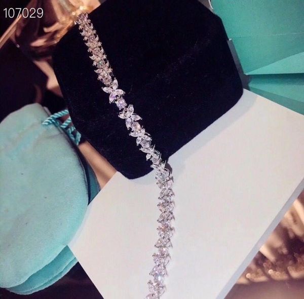 luxury victoria brand charm bracelets s925 sterling silver full crystal flower pendant bangle designer jewelry for women3089541, Golden;silver
luxury victoria brand charm bracelets s925 sterling silver full crystal flower pendant bangle designer jewelry for women3089541, Golden;silver