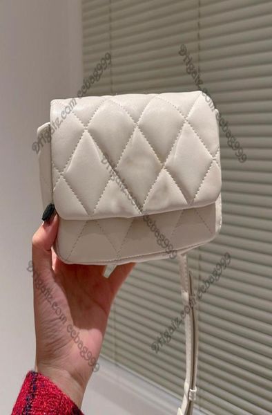 vintage flap mini 19 fanny pack waist bags quilted shiny lambskin white black designer handbags with chain card holders luxury wal6769497
vintage flap mini 19 fanny pack waist bags quilted shiny lambskin white black designer handbags with chain card holders luxury wal6769497