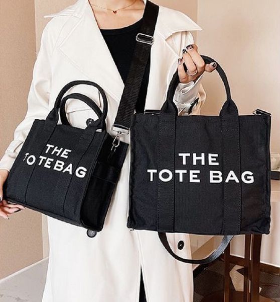 luxury the tote bag designer bag totes practical large capacity plain crossbody bag m size jacquard canvas high-end pu material shopping han
luxury the tote bag designer bag totes practical large capacity plain crossbody bag m size jacquard canvas high-end pu material shopping han