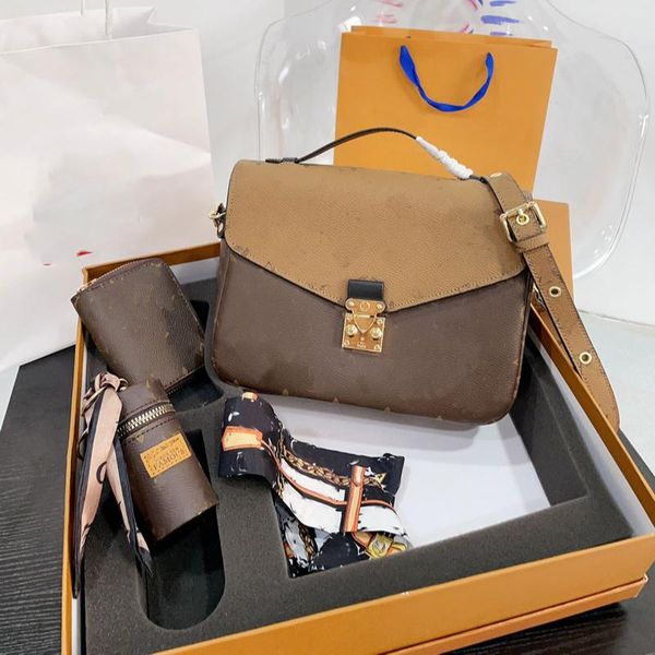 Designer Bags Old Flower Brown Shoulder Bag Womens Wallet gift packaaging include Messenger Bag Lipstick Bag Purse Scarves for lady gift, 4*
Designer Bags Old Flower Brown Shoulder Bag Womens Wallet gift packaaging include Messenger Bag Lipstick Bag Purse Scarves for lady gift, 4*