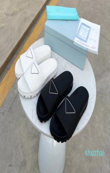 famous designer slippers men and women slipper fashion luxury lattice leather rubber flat sandals summer beach shoes casual sole 36783077, Black
famous designer slippers men and women slipper fashion luxury lattice leather rubber flat sandals summer beach shoes casual sole 36783077, Black