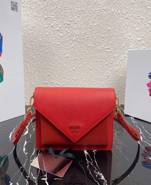 designer fw luxury women men shoulder bag leather mini envelope bag saffiano series 1bp020 20x12x4cm 1 icjv6222235, Brown;gray
designer fw luxury women men shoulder bag leather mini envelope bag saffiano series 1bp020 20x12x4cm 1 icjv6222235, Brown;gray
