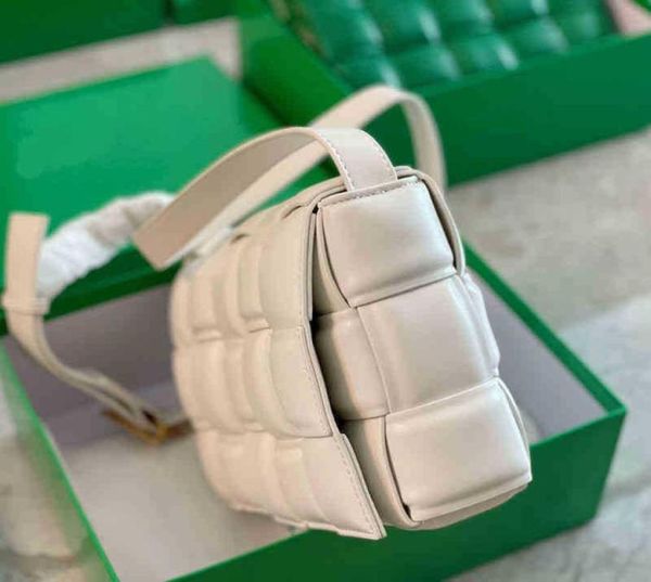s designer handbags bags cassettes handbag 2022 triangle decoration single shoulder messenger tofu ruths same leather woven p ttck4048496
s designer handbags bags cassettes handbag 2022 triangle decoration single shoulder messenger tofu ruths same leather woven p ttck4048496