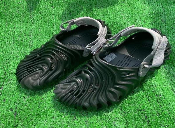 designer sandals fingerprint hole shoes silicone men women non slip outdoor beach waterproof slippers1347723, Black
designer sandals fingerprint hole shoes silicone men women non slip outdoor beach waterproof slippers1347723, Black