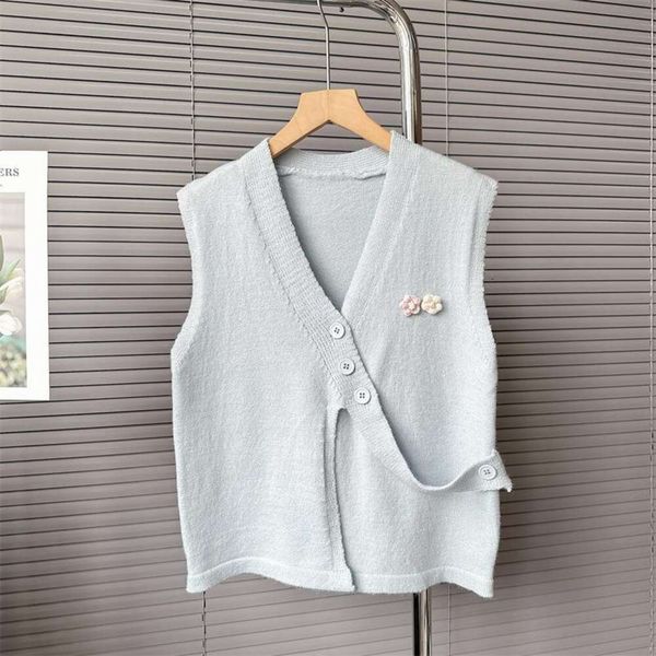 autumn and winter vests v neck slanted button knitted vest for women design sense niche loose flower sweater top, Black;white
autumn and winter vests v neck slanted button knitted vest for women design sense niche loose flower sweater top, Black;white