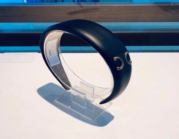 fashion line letter chc headband women classic black hairband with stamp hair accessories96796076191976, Silver
fashion line letter chc headband women classic black hairband with stamp hair accessories96796076191976, Silver