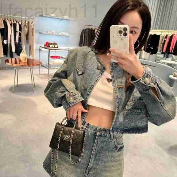 womens jackets designer new three button denim red same versatile short coat correct version, Black;brown
womens jackets designer new three button denim red same versatile short coat correct version, Black;brown