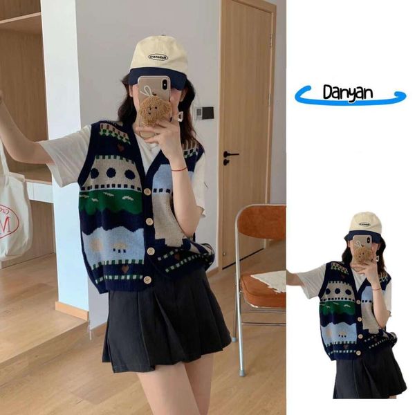 pure color v neck knit vest womens spring and autumn outfit stacked in wear refined sweater sleeved, Black;white
pure color v neck knit vest womens spring and autumn outfit stacked in wear refined sweater sleeved, Black;white