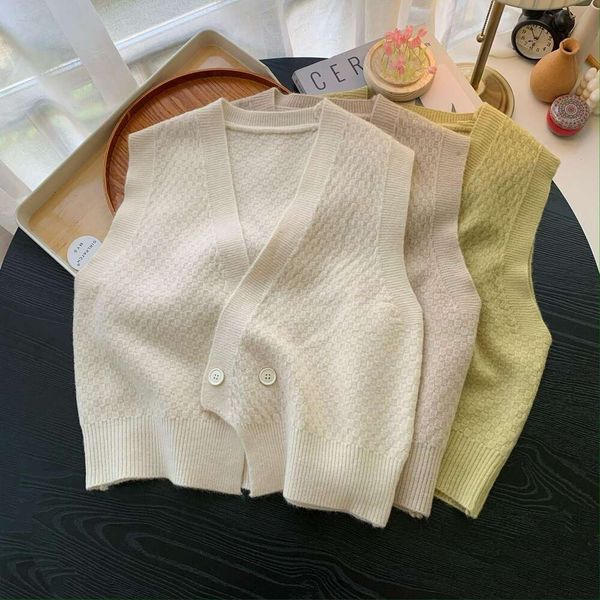 casual all matching vest niche cardigan spring and autumn design v neck knitted trend, Black;white
casual all matching vest niche cardigan spring and autumn design v neck knitted trend, Black;white