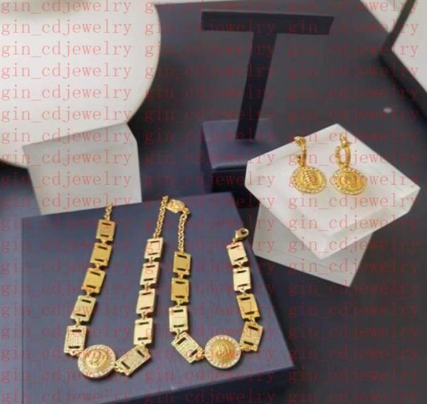 fashion designer necklace v letter pendant banshee head 18k gold plated womens ve11866447, Golden;silver
fashion designer necklace v letter pendant banshee head 18k gold plated womens ve11866447, Golden;silver