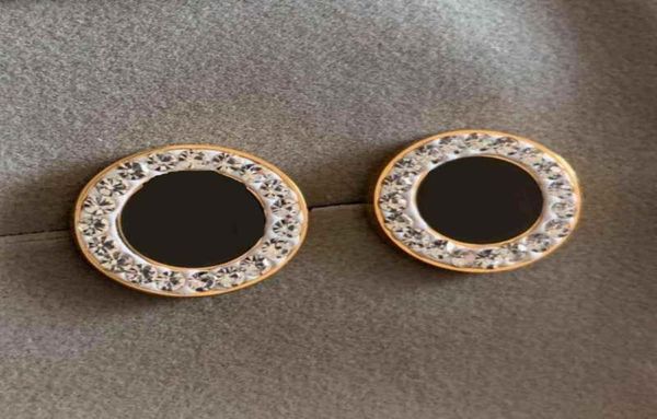 2 styles v letter mud drill diamond women jewelry gold silver rose studs stainless steel fashion earrings for women party gifts wh2888628, Golden;silver
2 styles v letter mud drill diamond women jewelry gold silver rose studs stainless steel fashion earrings for women party gifts wh2888628, Golden;silver