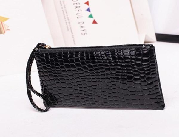 2021 new women wallets fashion lady wristlet handbags long money bag zipper coin purse cards id holder ctch woman wallet pu le75308295180305, Red;black
2021 new women wallets fashion lady wristlet handbags long money bag zipper coin purse cards id holder ctch woman wallet pu le75308295180305, Red;black