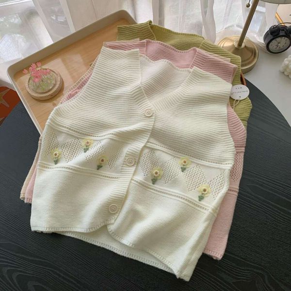knitted vest for women spring and autumn sweater sleeveless slim looking preppy style cardigan, Black;white
knitted vest for women spring and autumn sweater sleeveless slim looking preppy style cardigan, Black;white