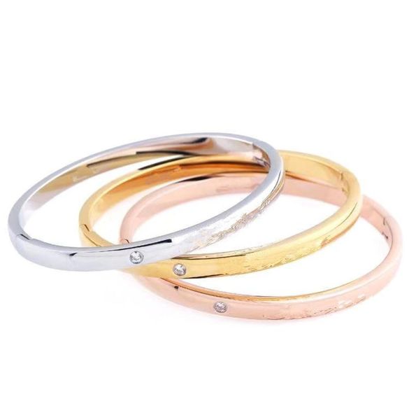 2022 luxury designer jewelry women bangles bracelets carving letters brand lovers bracelet silver rose gold friendship bracelet9715721, Black
2022 luxury designer jewelry women bangles bracelets carving letters brand lovers bracelet silver rose gold friendship bracelet9715721, Black