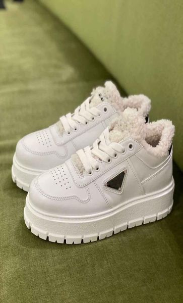 winter comfort soft shearling sneakers shoes women enameled metal triangle white calf leather sports chunky rubber footwear walkin9388344, Black
winter comfort soft shearling sneakers shoes women enameled metal triangle white calf leather sports chunky rubber footwear walkin9388344, Black