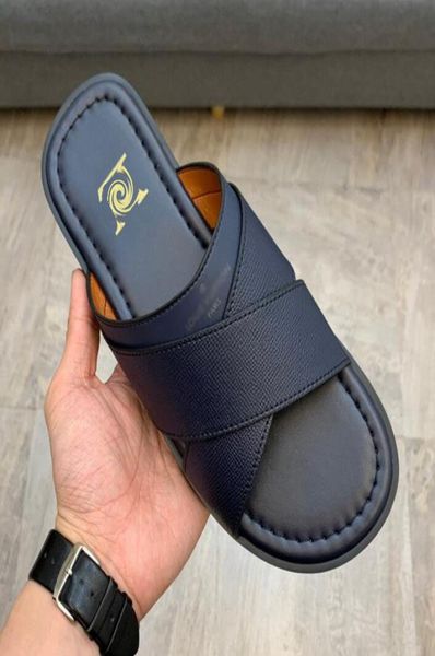 2021 leather slippers men039s classic printed slippers highquality luxury men039s shoes fashion designer flip flops striped6119070, Black
2021 leather slippers men039s classic printed slippers highquality luxury men039s shoes fashion designer flip flops striped6119070, Black