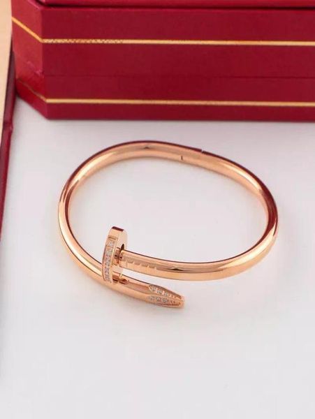 2020 luxury jewelry bangle brand classic designer gold inlay diamond nail cuff bracelet women men gift6309381, Black
2020 luxury jewelry bangle brand classic designer gold inlay diamond nail cuff bracelet women men gift6309381, Black