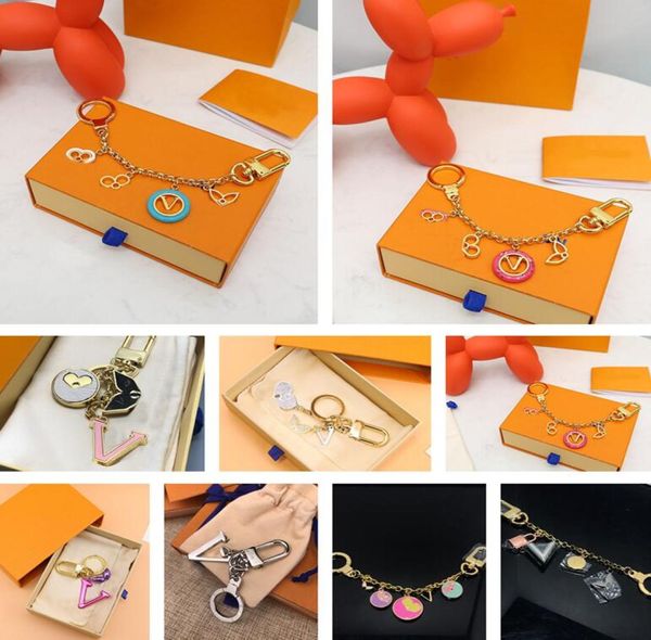 keychain luxury designer key chain men car keyring women buckle keychains bags pendant exquisite gift with box dust b4089270, Silver
keychain luxury designer key chain men car keyring women buckle keychains bags pendant exquisite gift with box dust b4089270, Silver
