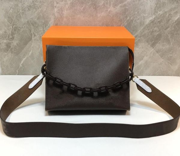 new toiletry pouch protection makeup zipper bags clutch women designers genuine leather waterproof cosmetic bags shoulder bag hand7623413, Red;black
new toiletry pouch protection makeup zipper bags clutch women designers genuine leather waterproof cosmetic bags shoulder bag hand7623413, Red;black