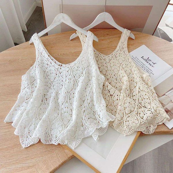 hooked flower hollow knitted vest womens early autumn thin leaves loose suspender embroidered short top, Black;white
hooked flower hollow knitted vest womens early autumn thin leaves loose suspender embroidered short top, Black;white