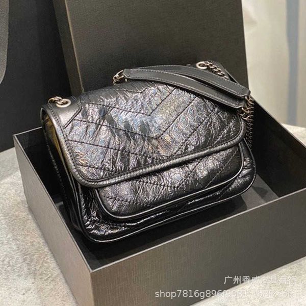 luxury tote bags for women online store 2023 new folded postman bag wandering commuter chain oil wax leather shoulder with real logo
luxury tote bags for women online store 2023 new folded postman bag wandering commuter chain oil wax leather shoulder with real logo