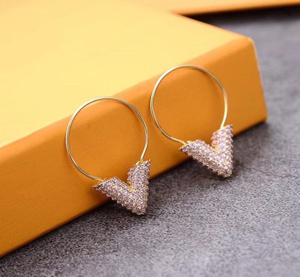 luxury v letters pearl designer stud earrings for women 18k gold silver retro vintage shining diamond stone brand earring earing j4226620, Golden;silver
luxury v letters pearl designer stud earrings for women 18k gold silver retro vintage shining diamond stone brand earring earing j4226620, Golden;silver