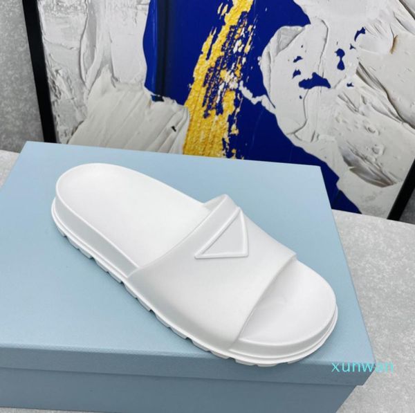 triple black white rubber slides for man woman slipper spring summer beach mules sandals designers flat slide lugged rubber tread sole120127
triple black white rubber slides for man woman slipper spring summer beach mules sandals designers flat slide lugged rubber tread sole120127