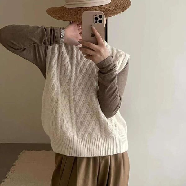 korean retro knitted sweater vest for women autumn and winter pure color simple folding round neck sleeveless, Black;white
korean retro knitted sweater vest for women autumn and winter pure color simple folding round neck sleeveless, Black;white