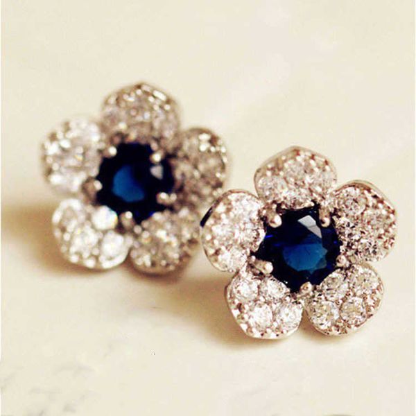 

Designer earrings Channel Luxury Fashion of the new blue crystal small fresh earrings full of diamonds exquisite flowers earring temperament Accessories Jewelry