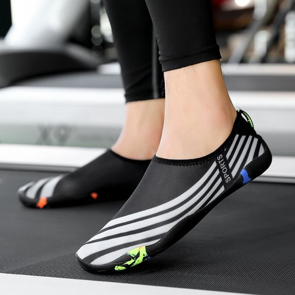 boots sock aqua shoes skinners swimming sneakers yoga minimalist beach sports barefoot ultra portable lightweight run footwear 230905, Black
boots sock aqua shoes skinners swimming sneakers yoga minimalist beach sports barefoot ultra portable lightweight run footwear 230905, Black