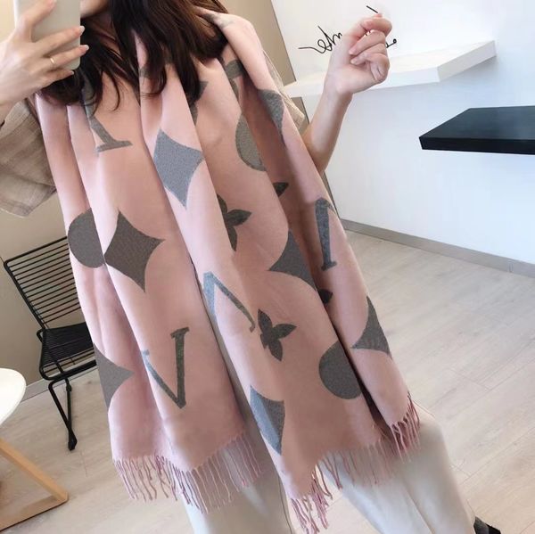 New 2023 Luxury V designer Scarf Pashmina For warm Fashion Classic Men and women Cashmere Wool Long Shawl OBJB
New 2023 Luxury V designer Scarf Pashmina For warm Fashion Classic Men and women Cashmere Wool Long Shawl OBJB