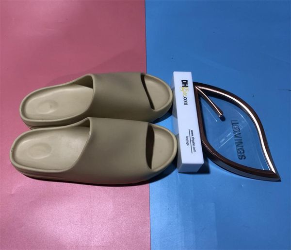 men runner slides slipper men's women's rubber slippers designer sandals shoes slide summer fashion wide flat flip flops with box, Black
men runner slides slipper men's women's rubber slippers designer sandals shoes slide summer fashion wide flat flip flops with box, Black