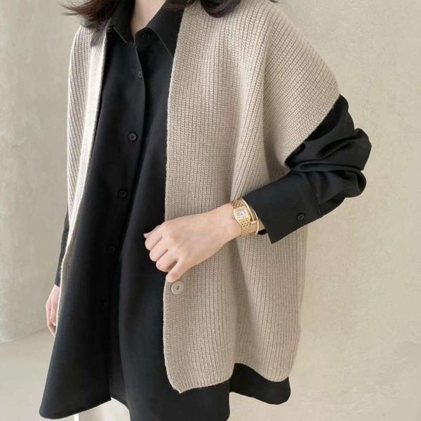 item title chic vest fashionable all matching v neck knitted for women spring style loose sweater shawl, Black;white
item title chic vest fashionable all matching v neck knitted for women spring style loose sweater shawl, Black;white