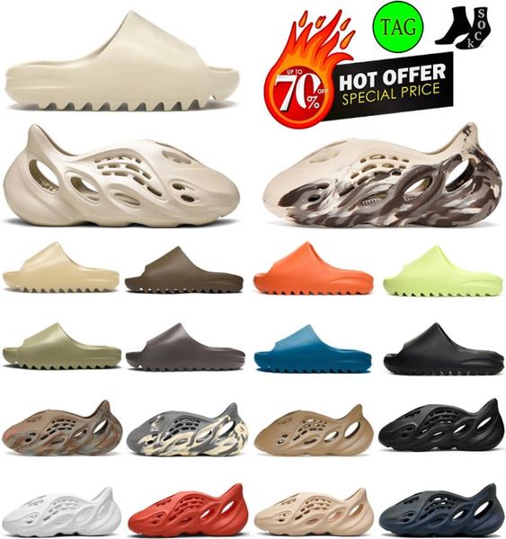 2023 mens slide women designer slides slippers runner sandals desert sand earth brown onyx triple white black mxt moon gray outdoor slipper
2023 mens slide women designer slides slippers runner sandals desert sand earth brown onyx triple white black mxt moon gray outdoor slipper