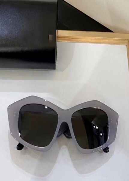 0106s sunglasses graygrey sonnenbrille design women sunglasses eyewear with box2615435, White;black
0106s sunglasses graygrey sonnenbrille design women sunglasses eyewear with box2615435, White;black