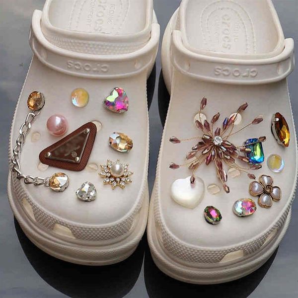 diy jewelry shoes chains designer rhinestone girl gift pearl decaration metal butterfly rivet accessories charms for croc179p, Bronze;silver
diy jewelry shoes chains designer rhinestone girl gift pearl decaration metal butterfly rivet accessories charms for croc179p, Bronze;silver