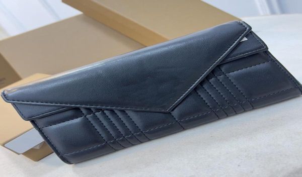 luxury designer sheepskin clutch wallets for men women business zipper hasp leather credit bank card holder bag long large cap4121978, Red;black
luxury designer sheepskin clutch wallets for men women business zipper hasp leather credit bank card holder bag long large cap4121978, Red;black