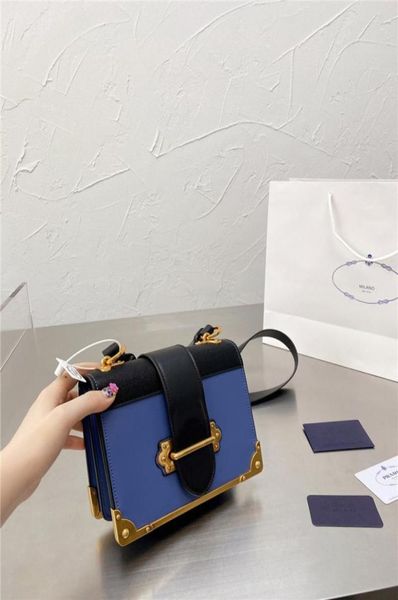 original fashion designer luxury cahier handbags purses croisette bag women brand classic style genuine leather shoul9179161, Red;black
original fashion designer luxury cahier handbags purses croisette bag women brand classic style genuine leather shoul9179161, Red;black