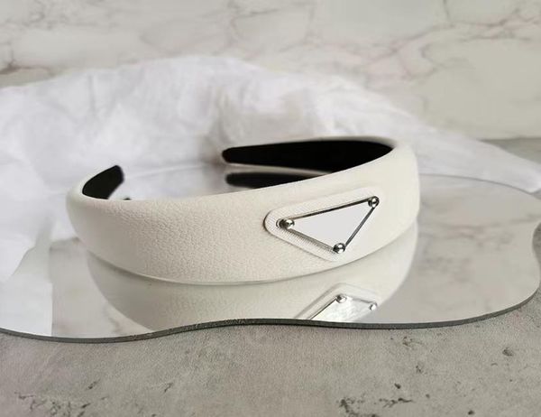 pu hairbands brand triangle letter headband 2 color women girl letter hairband with stamp hair accessories 040761, Silver
pu hairbands brand triangle letter headband 2 color women girl letter hairband with stamp hair accessories 040761, Silver