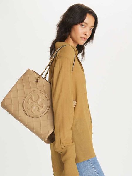 luxury toryy burchh designer bag fleming medium chain tote bag women's messenger cross body bags women tb shoulder bags fashion handbag
luxury toryy burchh designer bag fleming medium chain tote bag women's messenger cross body bags women tb shoulder bags fashion handbag