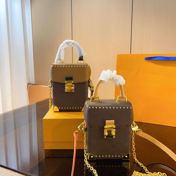 trend luxury designer messenger bag ladies handbag bag oxidized leather shoulder bag handbag wallet bucket bag
trend luxury designer messenger bag ladies handbag bag oxidized leather shoulder bag handbag wallet bucket bag