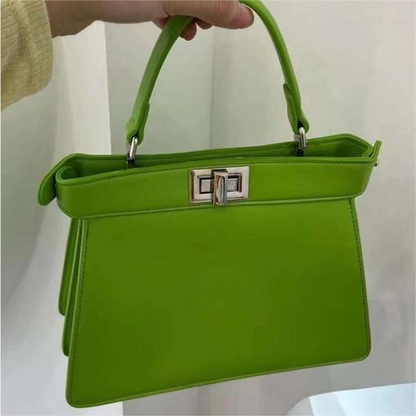 designer bags summer solid color women's handheld bag fashionable simple lock buckle shoulder crossbody women's bag fen bag 50fb
designer bags summer solid color women's handheld bag fashionable simple lock buckle shoulder crossbody women's bag fen bag 50fb